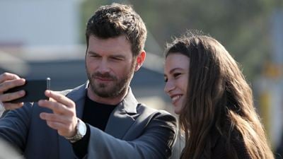 Kıvanç Tatlıtuğ ve Serenay Sarıkaya'lı "Aile" Dizisi Ertelendi mi?