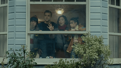 Wagner Moura ve Greta Lee'yi Buluşturan Netflix Filmi “Son Ev”den Fragman Geldi haber görseli