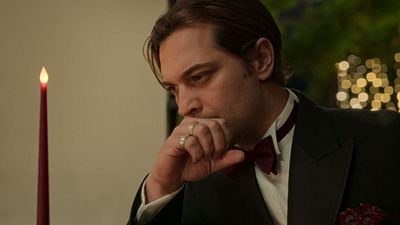 Farklı Bir Çağatay Ulusoy, Kışkırtıcı Bir Hikaye: Netflix "Tam Bir Centilmen"in Tarihini Duyurdu! haber görseli