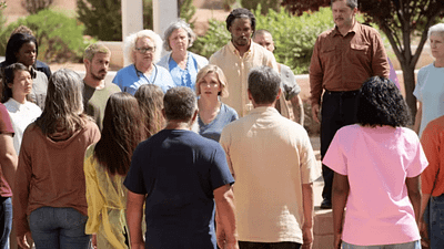 "Pluribus"ta Sürpriz Konuk: Albuquerque Belediye Başkanı Dizide Kendini Oynadı haber görseli