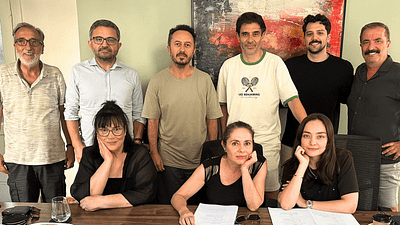 Cansel Elçin ve Zeynep Tuğçe Bayat'ın Başrolleri Paylaşacağı “Ölü Arının İğnesi”nin Okuma Provası Yapıldı haber görseli