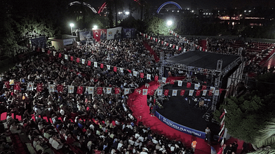 33. Uluslararası Adana Altın Koza Film Festivali Görkemli Bir Açılışla Başladı: Emek Ödülleri Sahiplerini Buldu! haber görseli