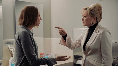 Ödüllere Doymayan Komedi Dizisi "Hacks" Beşinci Sezonuyla Geri Dönüyor haber görseli