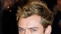 Jude Law, Scorsese'nin yeni filmi 'Hugo Cabret'de! haber görseli