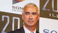 Roland Emmerich'ten Düşük Bütçeli Uzaylı Filmi! haber görseli