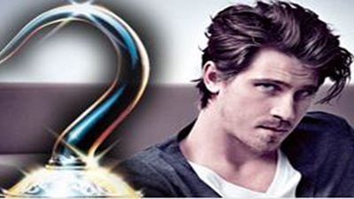 Garrett Hedlund Kaptan Hook Oluyor! haber görseli