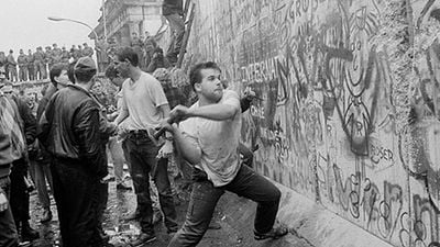 Berlin Duvarını Paul Greengrass Yıkacak! haber görseli