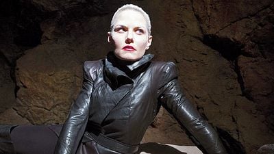 Karanlık Taraf'a Geçen Emma Swan'dan İlk Fotoğraflar! haber görseli