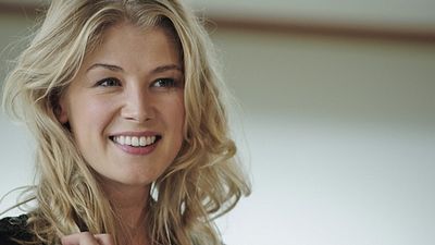 Rosamund Pike, Savaş Muhabiri Marie Colvin Olacak! haber görseli