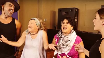 "Ay Lav Yu Tuu"nun Şarkısını Duydunuz mu? haber görseli