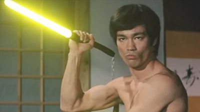 Bruce Lee Işın Kılıcı Savaşında!