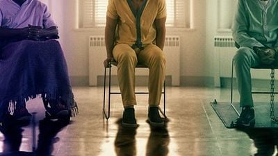 "Glass" Posterinde Kim Olduğunuzu Kontrol Edemezsiniz!