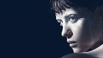 "Örümcek Ağındaki Kız"ın Seksi Süpermodel Sevgilisiyle Tanışın! haber görseli