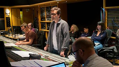 Netflix Komedisi “Murder Mystery”nin Bestecisi Belli Oldu! haber görseli