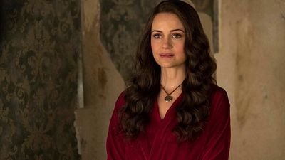 Carla Gugino ‘Manhunt’ın 2. Sezonunda Rol Alacak haber görseli