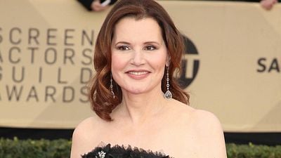 Geena Davis 'GLOW'un 3. Sezonunda Rol Alacak haber görseli