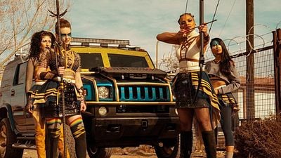 "Daybreak"te Dünyanın Sonu Geldi, Ama Josh İçin Değil! haber görseli