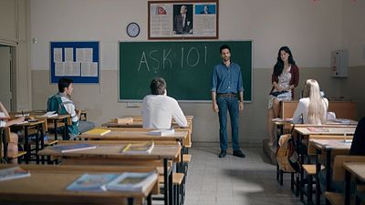 Netflix'in Yerli Gençlik Dizisi "Aşk 101"den Fragman ve Tarih Duyurusu Geldi!