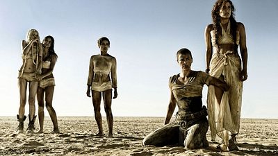 Charlize Theron, George Miller'ın "Mad Max: Fury Road"da Yapmak İstediklerini Anlamamış haber görseli
