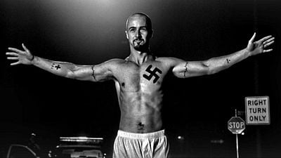 American History X'in Yönetmeni Tony Kaye "Civil" Filmini Yönetecek haber görseli