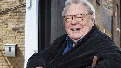 Usta Yönetmen Alan Parker Hayatını Kaybetti haber görseli