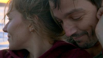 Sienna Miller ve Diego Luna'lı "Wander Darkly" Lionsgate'in Oldu haber görseli