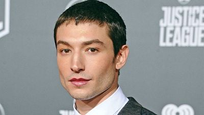 Ezra Miller Davranışları İçin Özür Diledi haber görseli