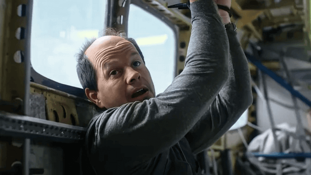 Mel Gibson ve Mark Wahlberg'in "Flight Risk" Filmi ABD Gişesinde 1 Numaraya Yükseldi haber görseli