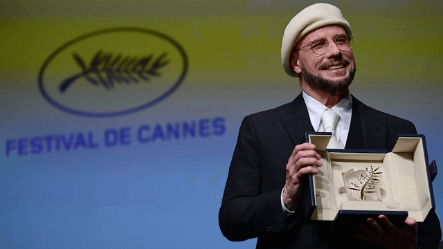 John Travolta'ya Sürpriz Ödül: Ünlü Oyuncu Cannes'da Gözyaşlarını Tutamadı haber görseli