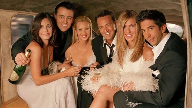 "Friends" Yıldızları Matthew Perry'i Anmaya Devam Ediyor