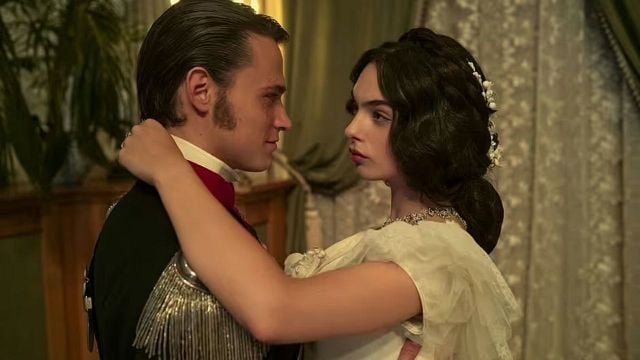 Netflix'in Tarihi Dizisi İzleyicilerden "Başyapıt" Yorumlarını Aldı! haber görseli