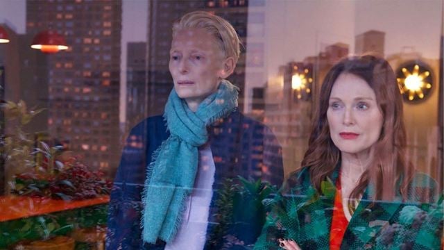 Pedro Almodóvar'ın Julianne Moore & Tilda Swinton Başrollü Filmi "Yandaki Oda" Vizyona Girdi!