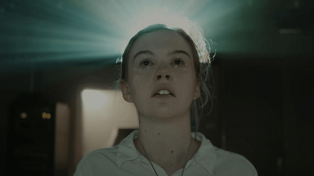 Universal, Viral Olan Kısa Korku Filmi "Portrait of God"ı Sinemaya Uyarlıyor haber görseli