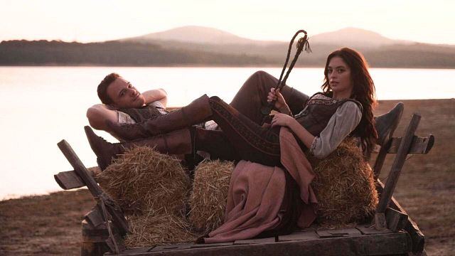 Kerem Bürsin ve Melis Sezen'li "Şımarık" İzleyicilerle Buluşmaya Hazırlanıyor! haber görseli