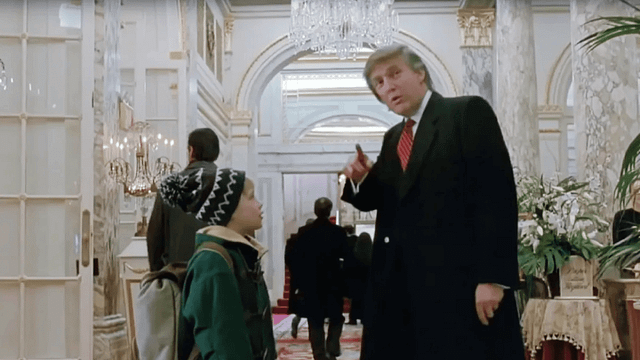 “Evde Tek Başına 2”nin Yönetmeni Donald Trump’ın Sahnesini Kaldırmak İstiyor haber görseli