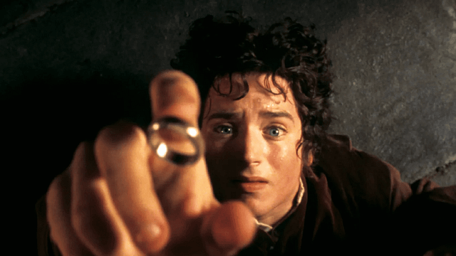 Elijah Wood, "The Hunt for Gollum"da Frodo Rolüne Döneceği Söylentileriyle İlgili Konuştu haber görseli