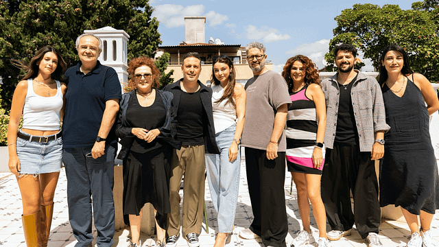 Oğuzhan Koç ve Ayça Ayşin Turan’lı "Bugün Güzel" Filminin Ekibi Okuma Provasında Bir Araya Geldi haber görseli