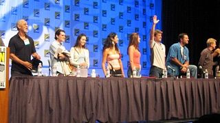 Firefly Tam Kadro Comic Con'da haber görseli