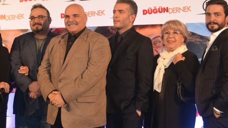 Düğün Dernek Filmine Şenlikli Gala! haber görseli