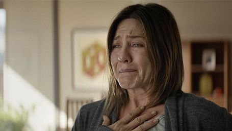 Jennifer Aniston İntiharın Peşinde haber görseli
