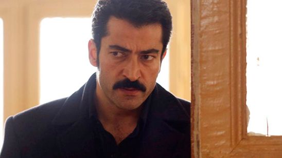 Karadayı'da Bu Akşam: Hamile Feride'nin Trafik Kazası! haber görseli