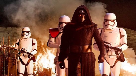 Yıldız Savaşları'nın 7. Filmi Star Wars: Güç Uyanıyor Nihayet Seyircileriyle Buluşuyor! haber görseli