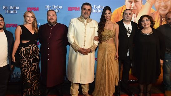 Bir Baba Hindu'dan Renkli Gala! haber görseli