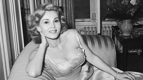 Efsane Aktris Zsa-Zsa Gabor Hayatını Kaybetti! haber görseli