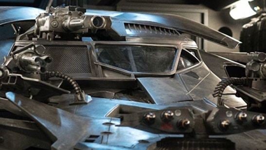 Zack Snyder Justice League Filminden Yeni Batmobile Fotoğrafı Paylaştı!