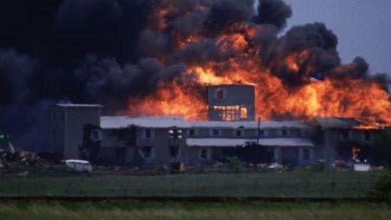 Karanlık Sular'ın Yönetmeni Collet-Serra Waco Filminin Yönetmenliğine Geçti! haber görseli