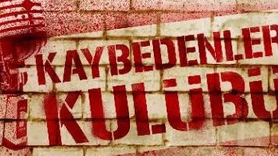 Mehmet Ada Öztekin'in Yönetmenliğinde "Kaybedenler Kulübü Yolda" Geliyor! haber görseli