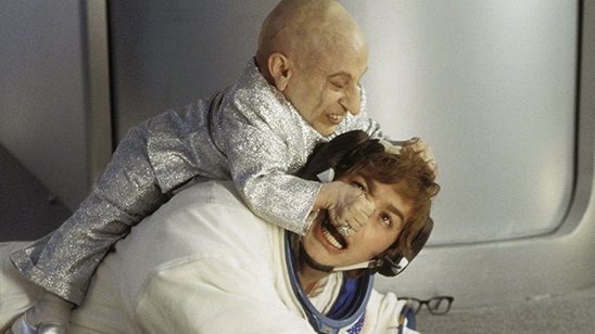 “Avanak Ajan” Filmlerinin Mini-Me’si Verne Troyer Hayatını Kaybetti! haber görseli