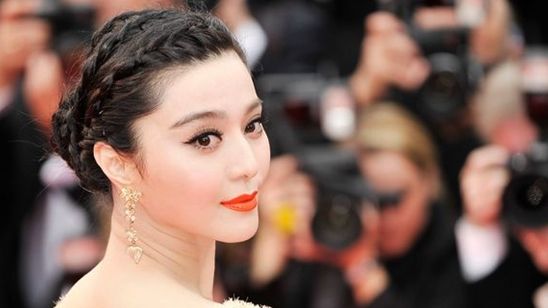 Ünlü Çinli Yıldız Fan Bingbing'ten Aylardır Haber Yok, Hapsedildiği İddiası Gündemde! haber görseli