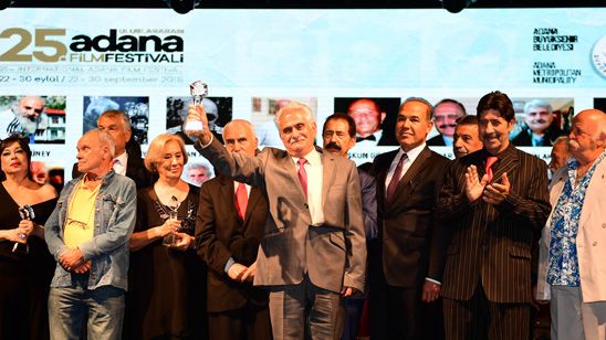 Adana Film Festivali'nde 25. Yıl Özel Emek Ödülleri Töreni! haber görseli